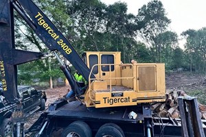 2005 Tigercat 240B  Log Loader